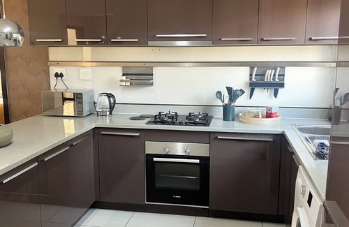 Greater Johannesburg Metropolitan Area Apartment | Spacious, modern & cosy