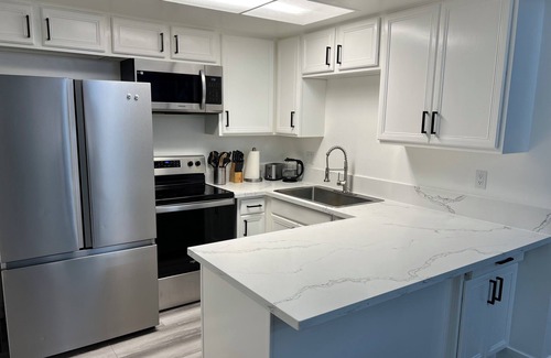 Fair Oaks House | Spacious, Modern, 2 Bedroom 2 Bathroom House