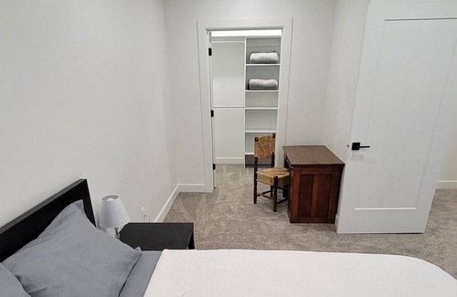 Mapleton Apartment | Spacious & Modern Apartment