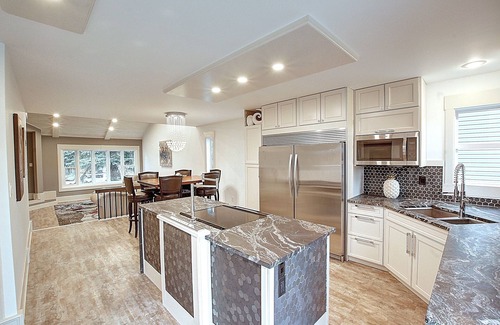 Red Deer House | Spacious Modern Home in Red Deer