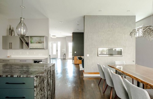 Fulton House | Spacious Modern Luxurious Home in Linden Hills