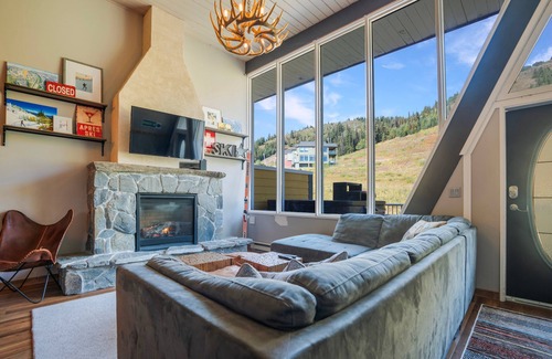 Silver Star Mountain Condo | Spacious Mountain Retreat w/Beautiful Loft! – Perfect for small groups!