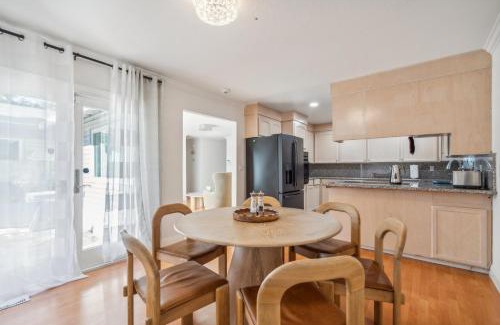 Mountain View Apartment | Spacious Mountain View Duplex in Prime Location Duplex