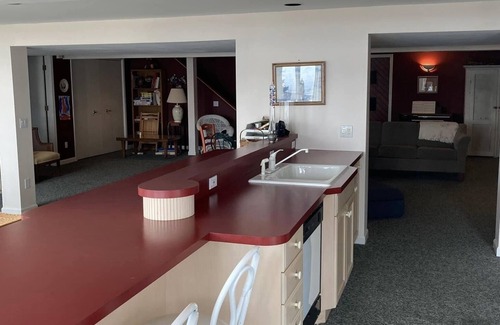 Town of Jerusalem House | Spacious multi-level lakeside home w/renovated kitchen and abundant parking!