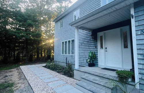 Riverhead House | Spacious multiples bedroom house in enchanting Calverton with WiFi, AC