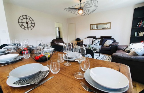 Dernier Sou Apartment | Spacious new apartment at the foot of the cathedral!