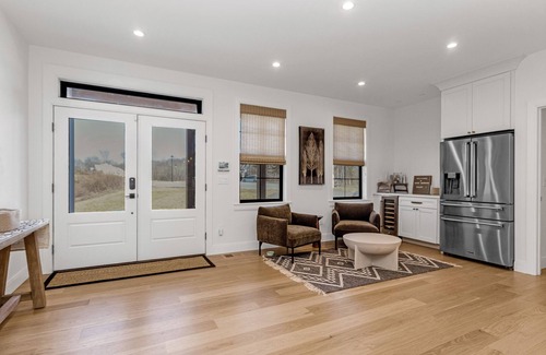 Poughkeepsie House | Spacious New Luxurious holiday house in lovely Hudson Valley