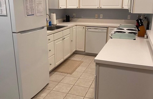 St. Marys House | SPACIOUS & NEWLY UPDATED 3 BR 2 BA cottage, walkable to St. Marys waterfront