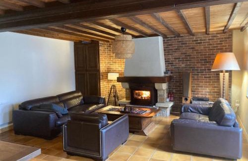 Asnieres-en-Bessin House | Spacious Normandy Haven