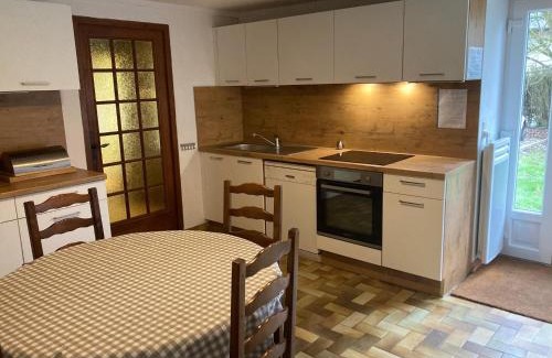 Asnieres-en-Bessin House | Spacious Normandy Haven