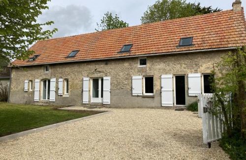 Asnieres-en-Bessin House | Spacious Normandy Haven