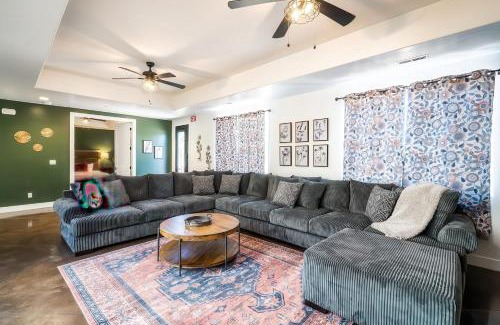 Hurricane House | Spacious Oasis, Rooftop Views , Hot Tub, Sleeps 34