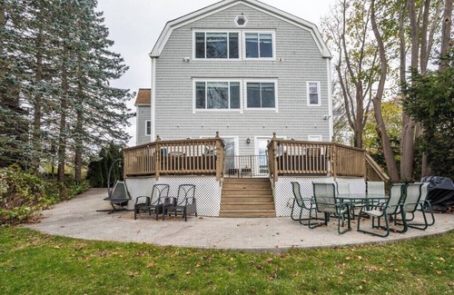 New London Villa | Spacious Oceanview Villa (Sleeps 22)