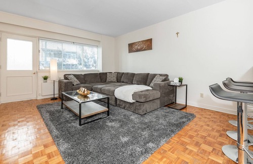 Hull Apartment | Spacious One bedroom Apartment in the heart of downtown Ottawa