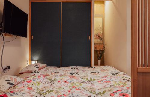 Chuo Ward Apartment | Spacious One Room Apartment for up to 5ppl w Kitchenette - space kuhonji