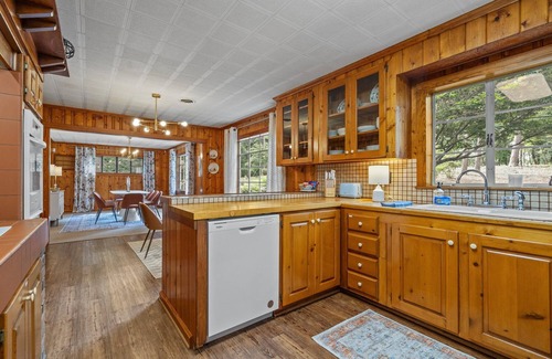 Cartersville House | Spacious & Outdoorsy 5BR Cottage | BBQ Family Fun