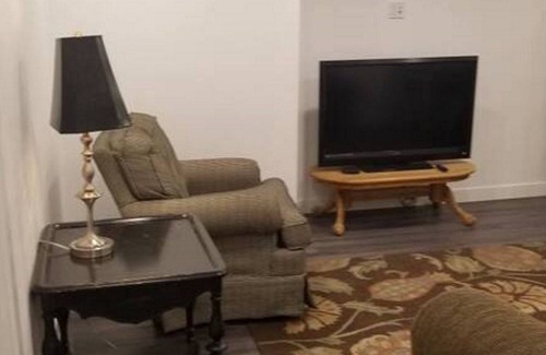 Layton House | Spacious Pet Friendly 2BD/2BA w/Waffles!!