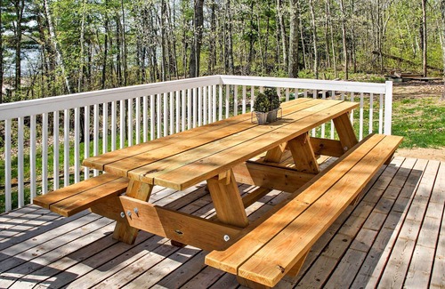 Crosslake Cottage | Spacious Pine Lake Home: Deck, Fire Pit + 3 Acres!