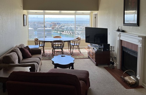 Point Richmond Condo | Spacious Point Richmond Waterfront Property