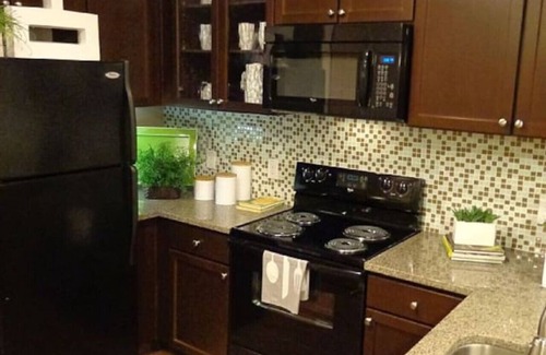 Grogan's Mill Apartment | Spacious Pool View 1 Bedroom/1 Bath Condo in The W