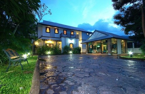 Bophut Villa | Spacious Pool Villa with Billiards and Fitness Room in the Heart of Chaweng
