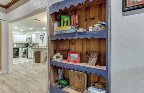 Edmond House | Spacious Poolside Retreat with Shade Trees - 4 Bedrooms 2 Bathrooms