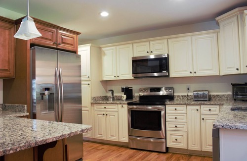 Potomac House | Spacious Potomac Haven Near DC – Walkable, Cozy, and Perfect for Remote Work!