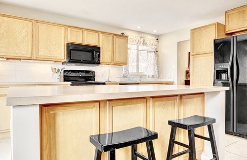 Aurora House | Spacious Private Retreat Near Cherry Creek Park!