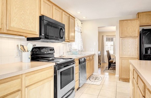 Aurora House | Spacious Private Retreat Near Cherry Creek Park!