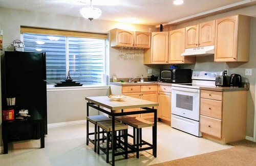 East Central Apartment | Spacious private 2bd downstairs guest apartment
