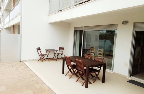 Sao Martinho do Porto Apartment | Spacious 3 Bedroom Apartment. Close to Beach. Highly recommended