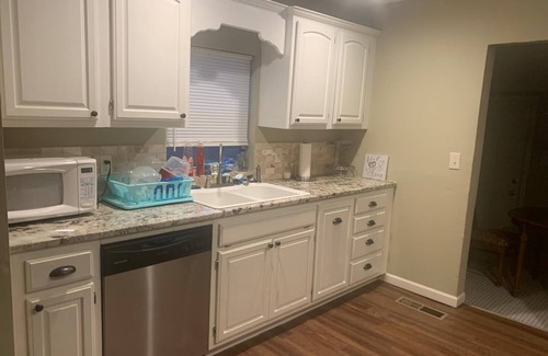 Tulsa House | Spacious, Quaint, and Quiet home in the middle of Tulsa
