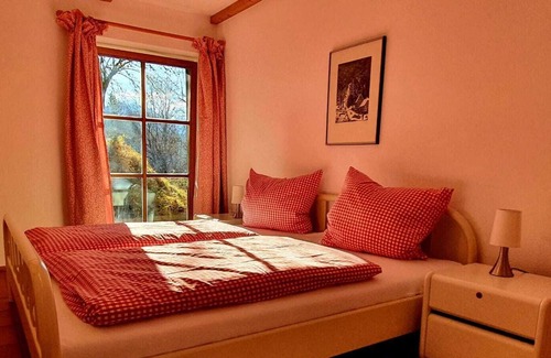 Mitterbach Apartment | Spacious, quiet apartment on the edge of the forest in alpine style with a garden