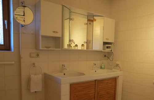 Mitterbach Apartment | Spacious, quiet apartment on the edge of the forest in alpine style with a garden