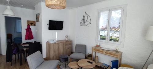 La Tranche-sur-Mer Apartment | Spacious quiet nest with garden near the sea