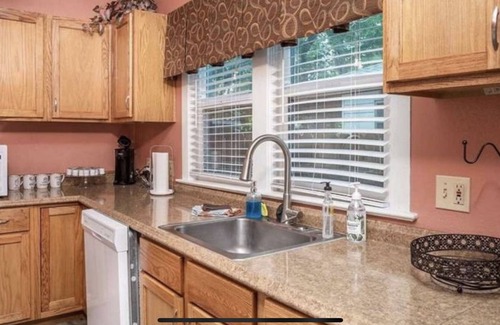 Pocatello House | Spacious R&R University Retreat