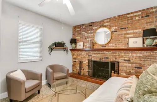 Lake Magdalene House | Spacious Ranch Home w/Large Yard and Wi-Fi