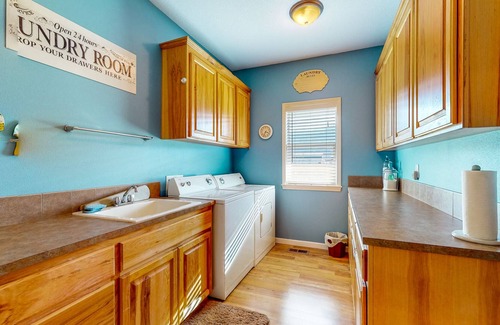 Mill City House | Spacious Ranch Home with Sprawling Yard