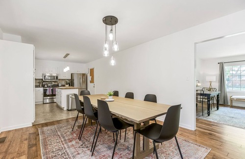 Olathe House | Spacious Ranch with Movie Room, Ping Pong, Putting Green, and Private Yard