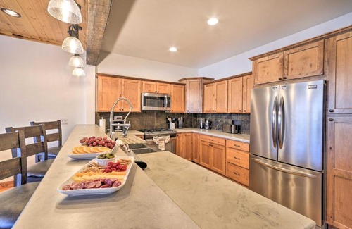 Red Lodge House | Spacious Red Lodge Townhome Private Hot Tub!
