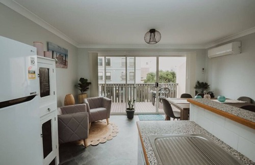 Warrnambool Apartment | Spacious refurbished apartment close to beach