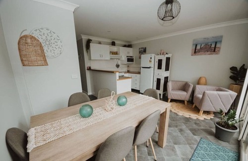 Warrnambool Apartment | Spacious refurbished apartment close to beach