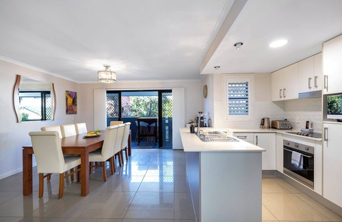 Morningside Apartment | Spacious Renovated Townhouse with Free Parking