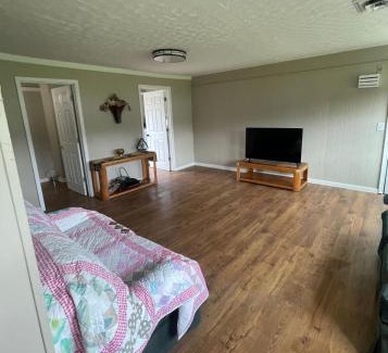 Middlesboro Villa | Spacious Renovated Ranch Retreat - Tackett Creek