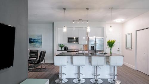 Desert Ridge Apartment | Spacious Resort style 2Bedroom 2Bath Oasis Pool Gym Desert Ridge