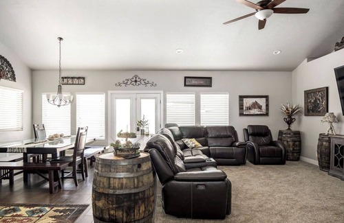 Grantsville House | Spacious Retreat for over 32 Parking, Horse Stalls