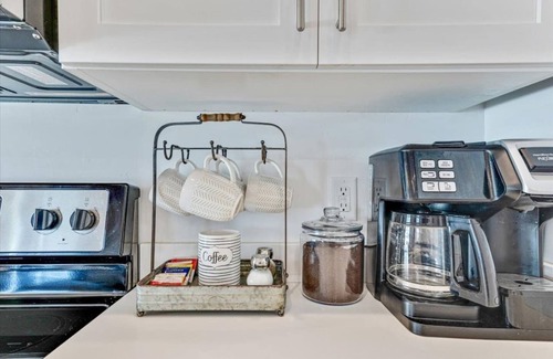 Vineyard House | Spacious Retreat for Unforgettable Gatherings!