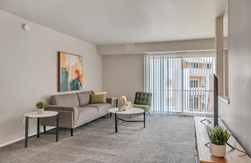 Edgemoor Apartment | Spacious Retreat I Balcony I Parking I Chateau