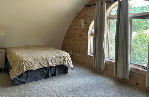 Viola House | Spacious River Retreat on the Kickapoo River
