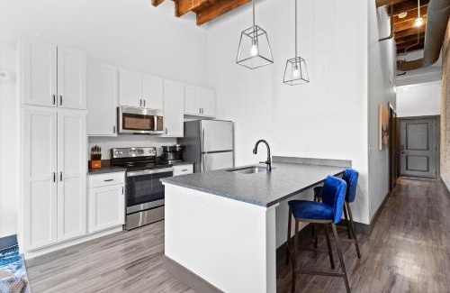 Downtown St. Louis Apartment | Spacious Riverfront Loft, Steps to Gateway Arch & Dining, 201